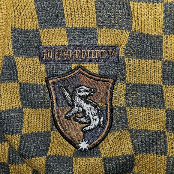 Harry Potter Hufflepuff Checkered Cardigan Sweater Small - Picture 12 of 16
